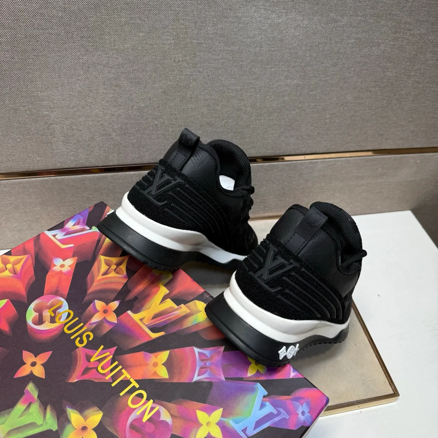 ⬛️Men's shoes 💰p480 [LV～] Men's casual shoes 2025z cabinet sales simultaneously 🔶Size: 38-44 #️⃣ 🔷7 colors🔜The upper is made of multi-material splicing➕Mesh lining, comfortable and breathable, sole: original comfortable and wear-resistant outsole, ⚠️real thing📱photographed🎬real thing is better📢📢📢